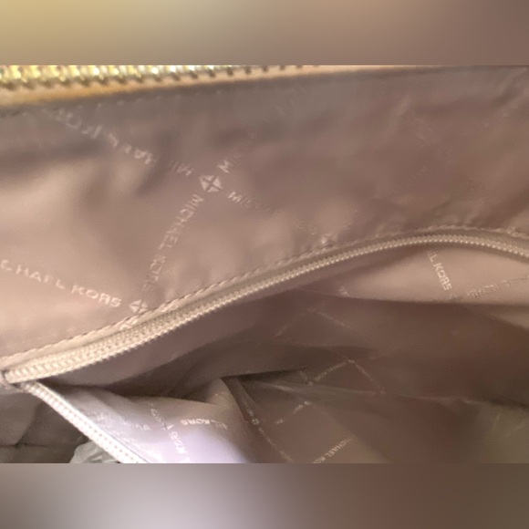 MICHAEL KORS BAG - Picture 12 of 15
